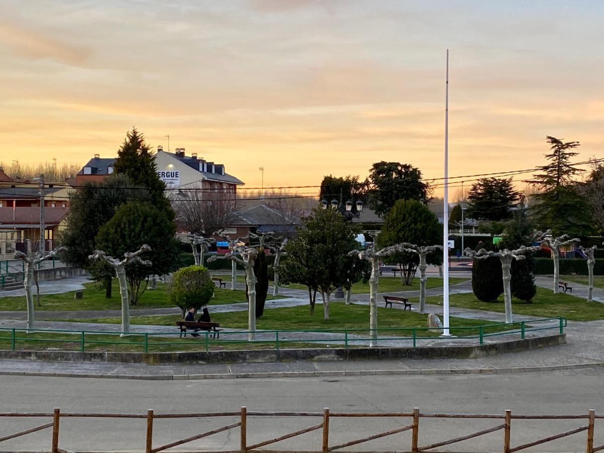 Hospital de Órbigo B&B Puente De Orbigo מראה חיצוני תמונה